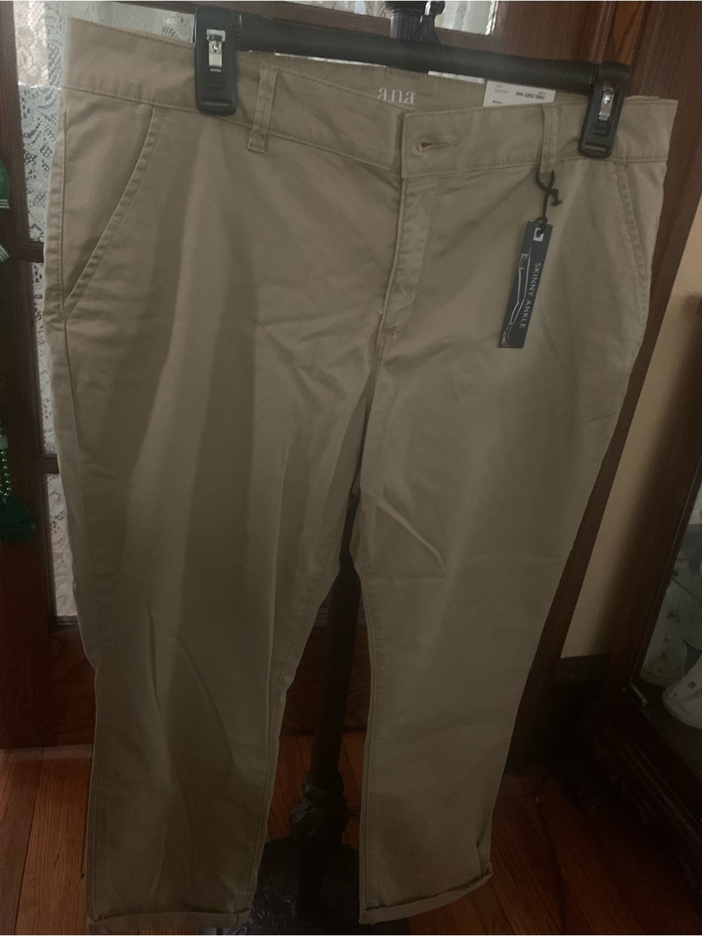 a.n.a Women's Skinny Jeans in Khaki